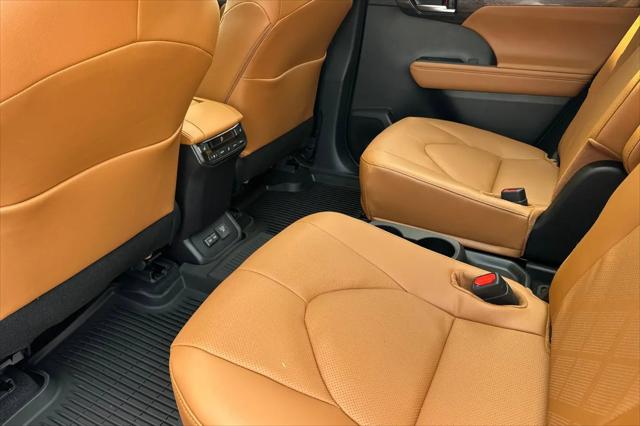 2026 Toyota Highlander Hybrid Platinum