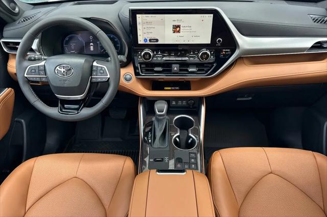 2026 Toyota Highlander Hybrid Platinum