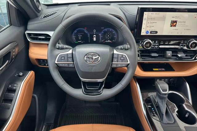 2026 Toyota Highlander Hybrid Platinum
