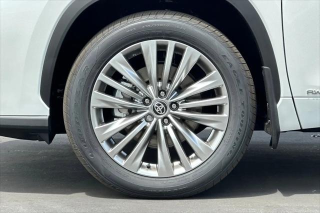 2026 Toyota Highlander Hybrid Platinum