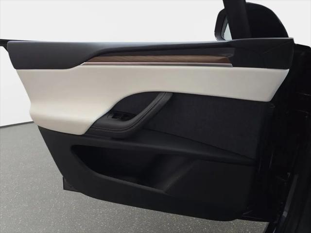 2022 Tesla Model X Dual Motor All-Wheel Drive