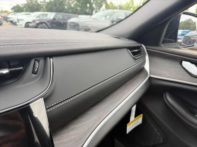 2026 Jeep Grand Cherokee L Altitude 4x4