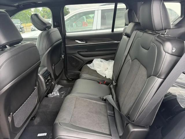 2026 Jeep Grand Cherokee L Altitude 4x4