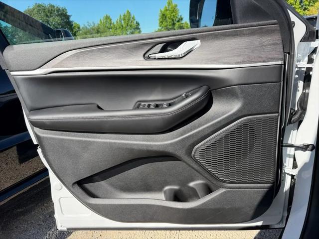 2026 Jeep Grand Cherokee L Altitude 4x4