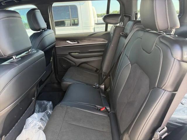 2026 Jeep Grand Cherokee L Altitude 4x4