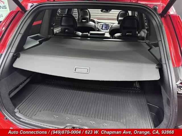 2018 Volvo XC90 T5 R-Design 5P