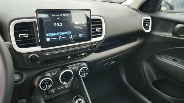 2026 Hyundai Venue SEL w/Two-Tone Roof