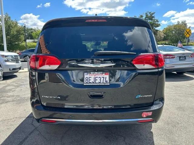 2018 Chrysler Pacifica Hybrid Limited