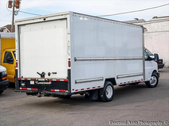 2022 GMC Savana Cutaway Work Van