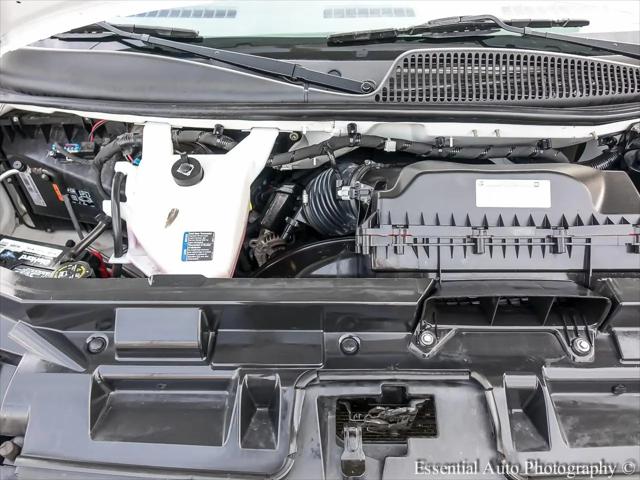 2022 GMC Savana Cutaway Work Van