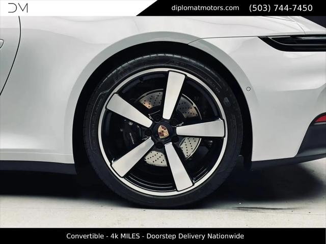 2025 Porsche 911 Carrera Cabriolet