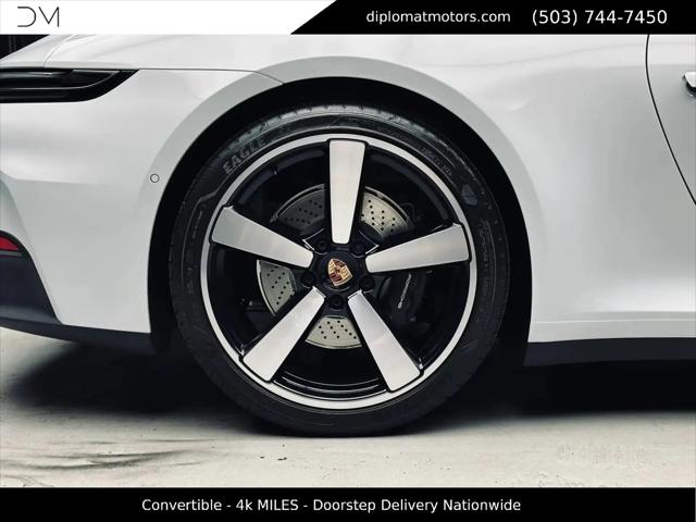 2025 Porsche 911 Carrera Cabriolet