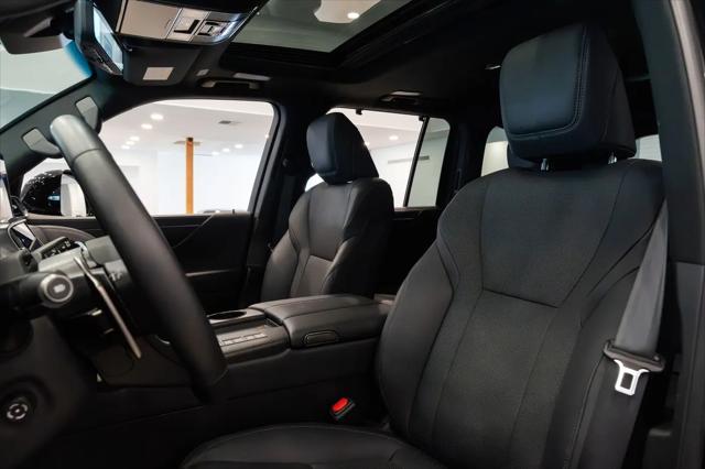 2025 Lexus LX Overtrail
