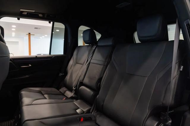 2025 Lexus LX Overtrail