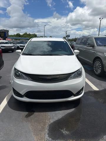 2020 Chrysler Pacifica Touring