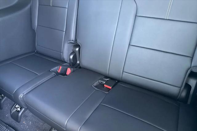 2026 GMC Acadia Elevation FWD
