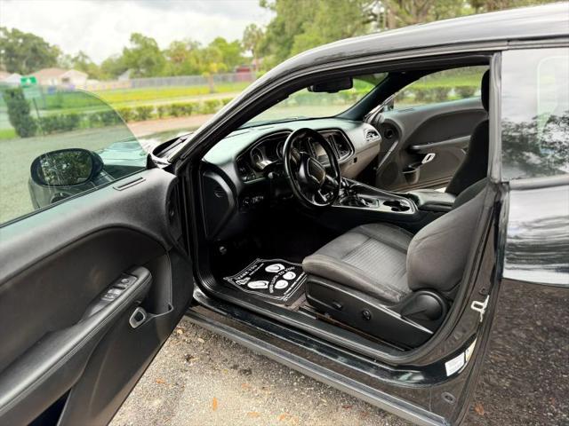 2016 Dodge Challenger SXT
