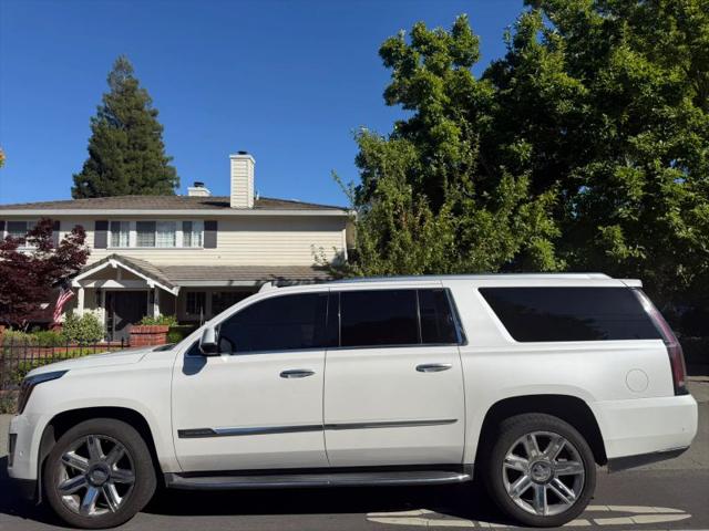 2017 Cadillac Escalade ESV Luxury