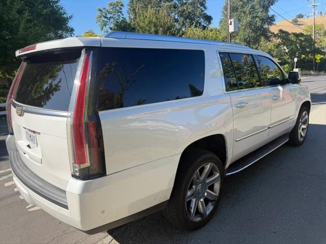 2017 Cadillac Escalade ESV Luxury
