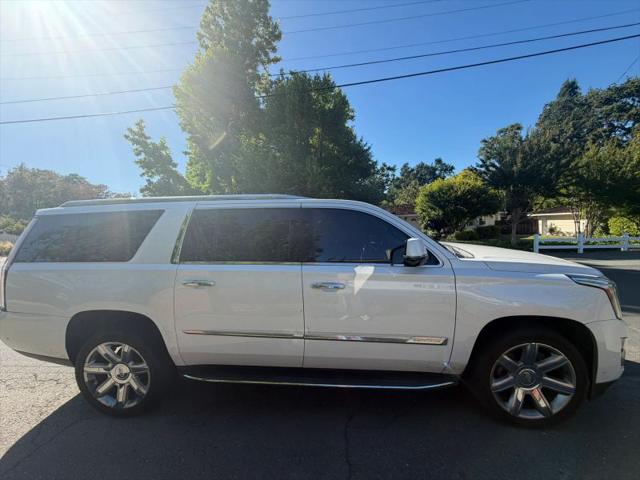 2017 Cadillac Escalade ESV Luxury