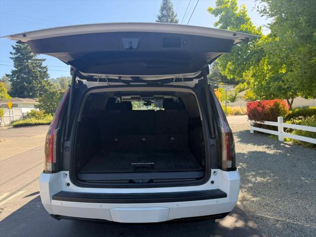 2017 Cadillac Escalade ESV Luxury