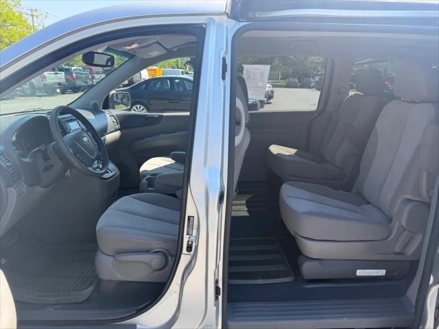 2012 Kia Sedona LX