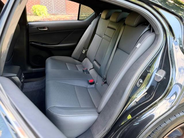 2022 Lexus IS 300 300