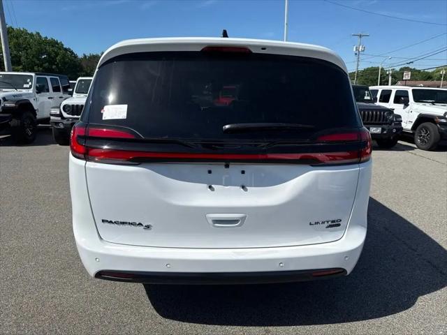 2027 Chrysler Pacifica Limited