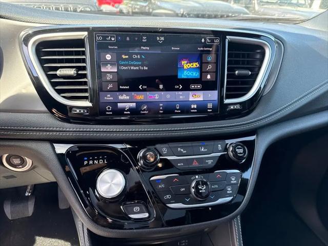 2027 Chrysler Pacifica Limited