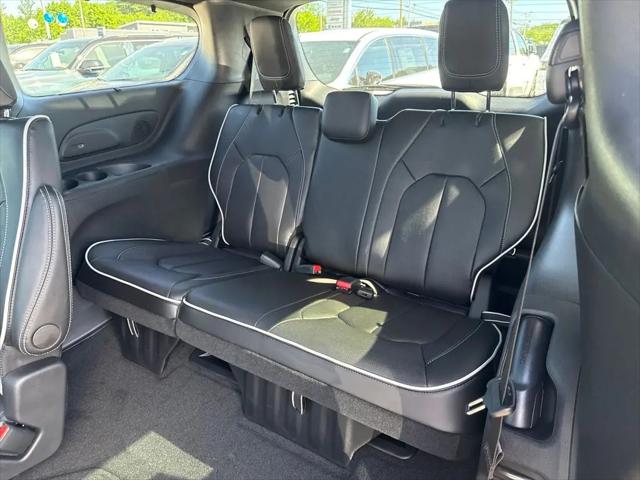 2027 Chrysler Pacifica Limited