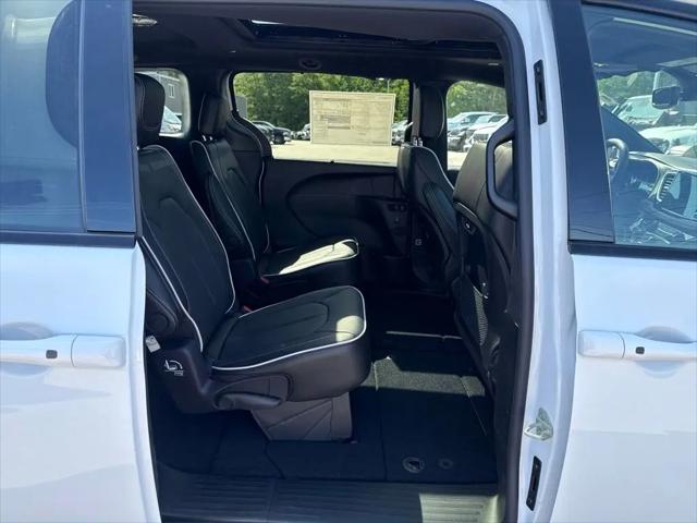 2027 Chrysler Pacifica Limited
