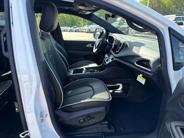 2027 Chrysler Pacifica Limited
