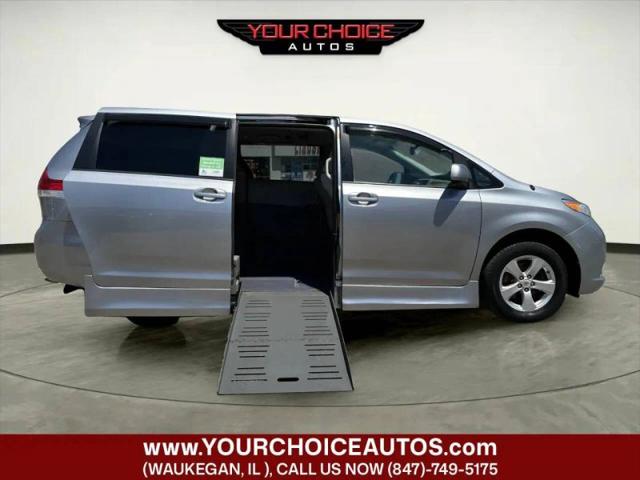 2011 Toyota Sienna LE V6 for sale in Waukegan, IL