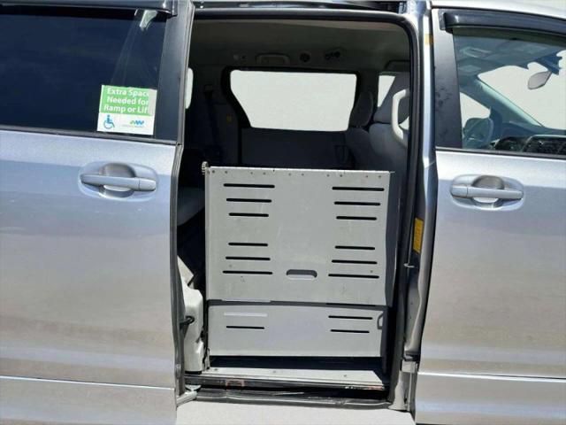 2011 Toyota Sienna LE V6