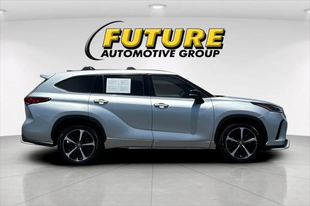 2022 Toyota Highlander XSE