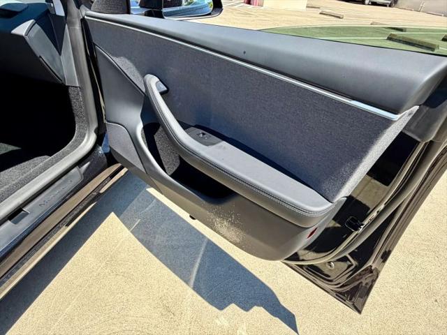 2025 Tesla Model 3 Standard Rear-Wheel Drive