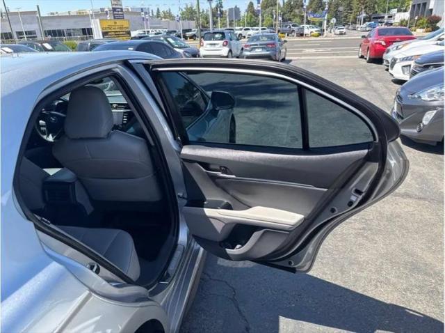 2018 Toyota Camry SE