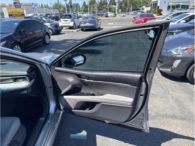 2018 Toyota Camry SE