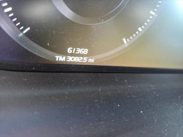 2022 Volvo XC40 T4 Momentum