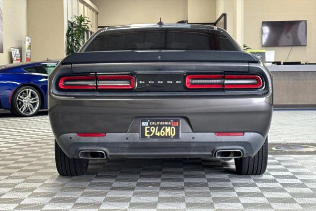 2016 Dodge Challenger SXT
