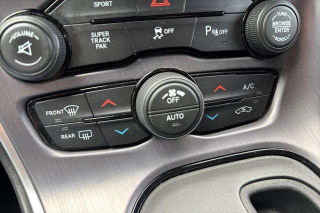 2016 Dodge Challenger SXT