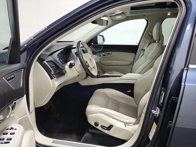2020 Volvo XC90 T6 Momentum 6 Passenger