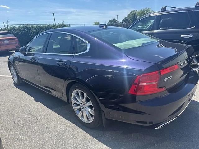2017 Volvo S90 T6 Momentum