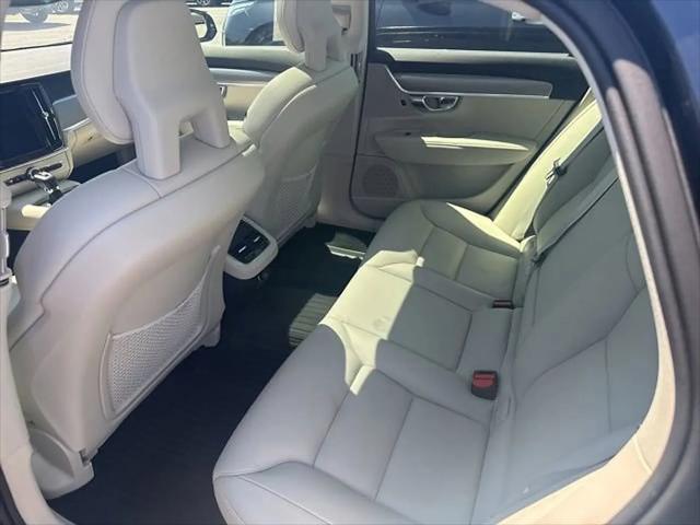 2017 Volvo S90 T6 Momentum