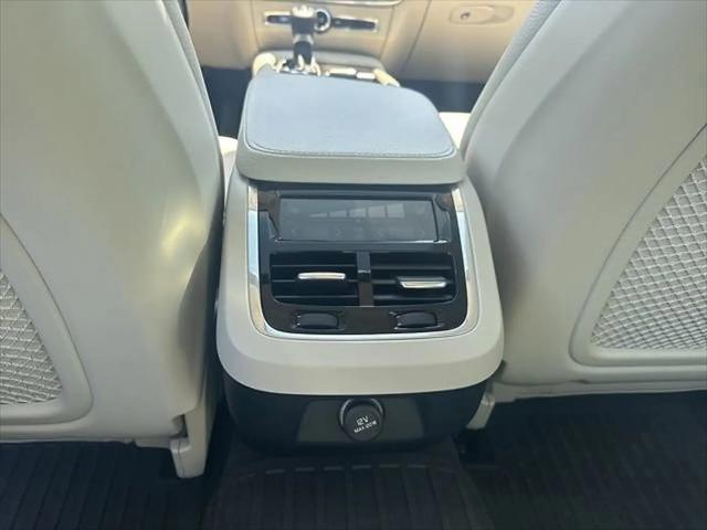 2017 Volvo S90 T6 Momentum