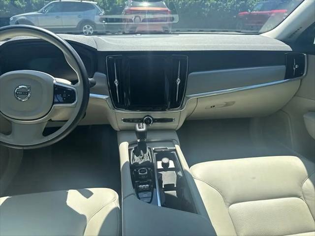 2017 Volvo S90 T6 Momentum