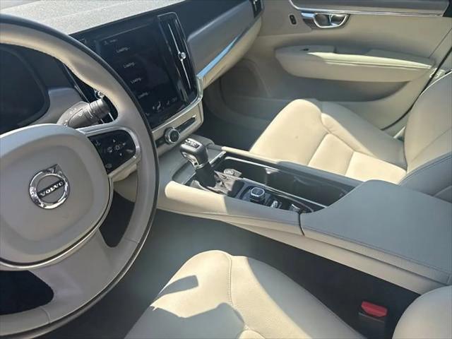 2017 Volvo S90 T6 Momentum