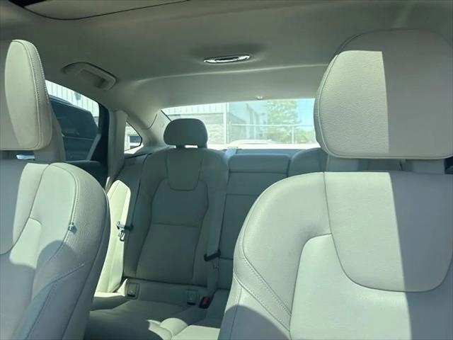 2017 Volvo S90 T6 Momentum