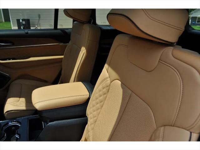 2025 Jeep Grand Cherokee L Summit Reserve 4x4