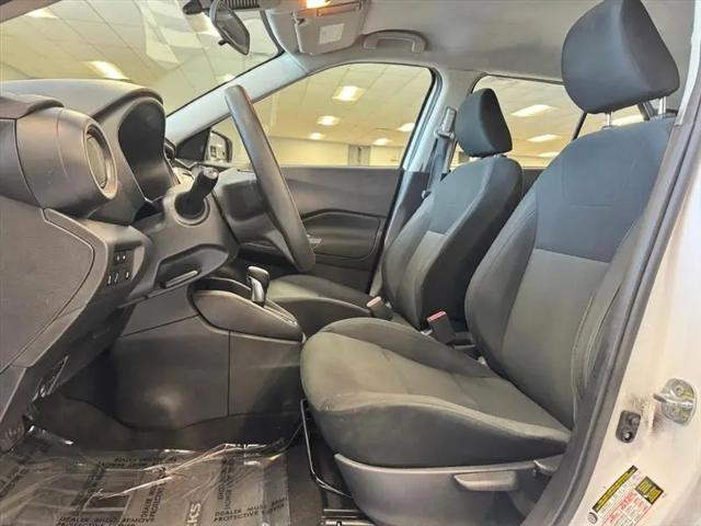 2024 Nissan Kicks S Xtronic CVT